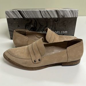 Stylish Free People tanned leather flats. Size 8